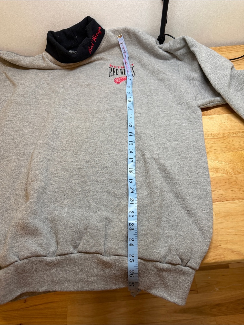 Vintage Men's Gray Detroit Red Wings Turtleneck Sweatshirt - Picture 5 of 7